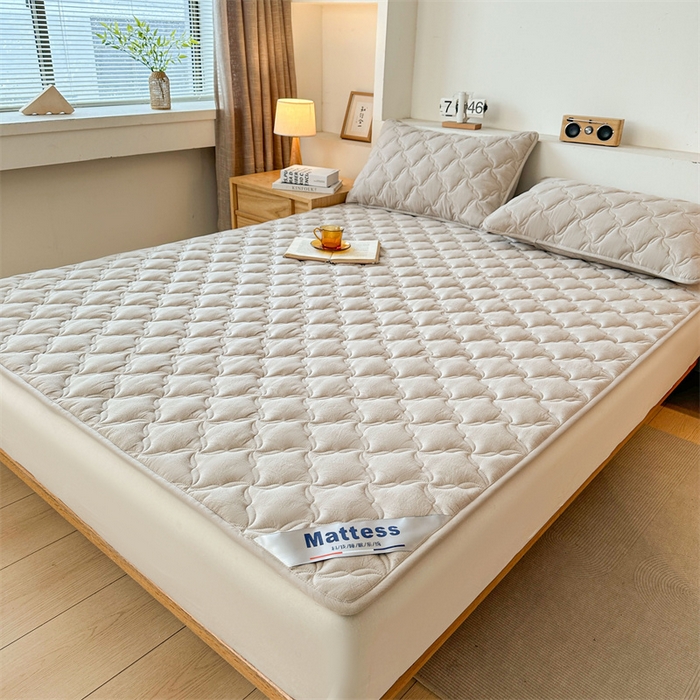 91家纺网 家纺一手货源 找家纺 3C 2025新款全棉水洗棉抗菌夹棉床垫褥子床护垫 波浪格-浅卡其