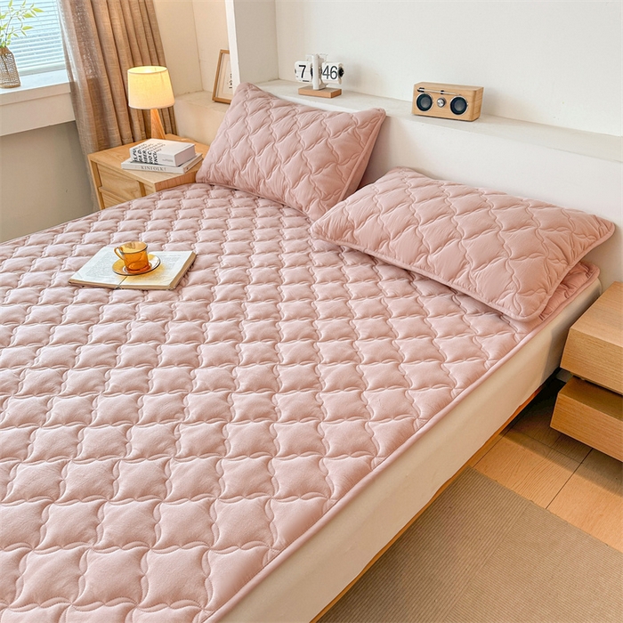 91家纺网 家纺一手货源 找家纺 3C 2025新款全棉水洗棉抗菌夹棉床垫褥子床护垫 波浪格-清新粉