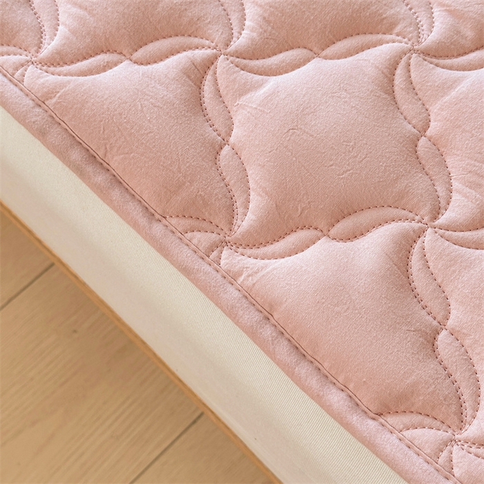 91家纺网 家纺一手货源 找家纺 3C 2025新款全棉水洗棉抗菌夹棉床垫褥子床护垫 波浪格-清新粉