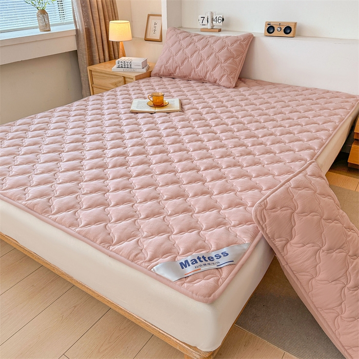 91家纺网 家纺一手货源 找家纺 3C 2025新款全棉水洗棉抗菌夹棉床垫褥子床护垫 波浪格-清新粉