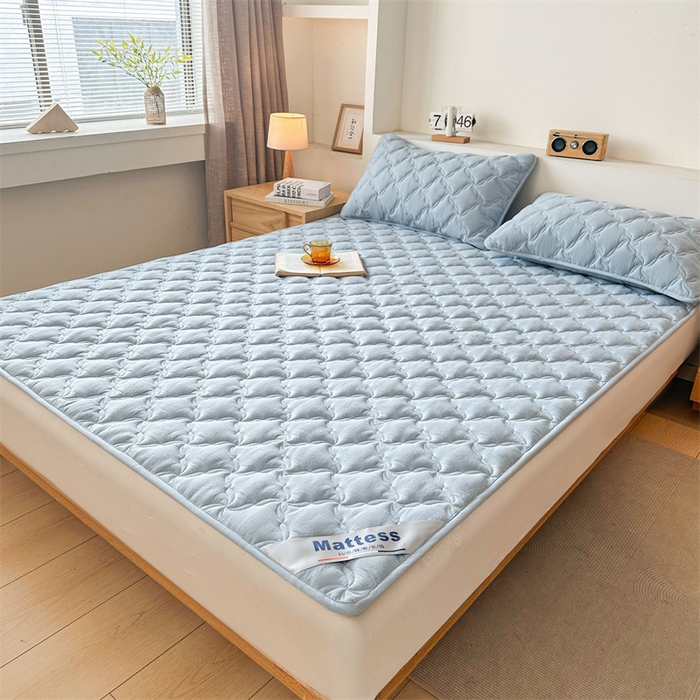 91家纺网 家纺一手货源 找家纺 3C 2025新款全棉水洗棉抗菌夹棉床垫褥子床护垫 波浪格-天空蓝