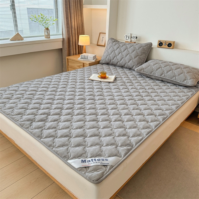 91家纺网 家纺一手货源 找家纺 3C 2025新款全棉水洗棉抗菌夹棉床垫褥子床护垫 波浪格-星空灰