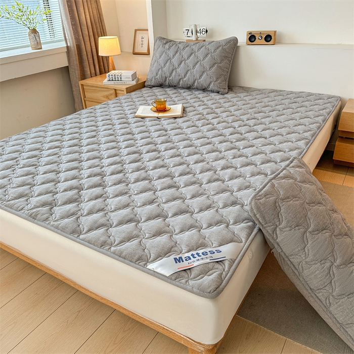 91家纺网 家纺一手货源 找家纺 3C 2025新款全棉水洗棉抗菌夹棉床垫褥子床护垫 波浪格-星空灰