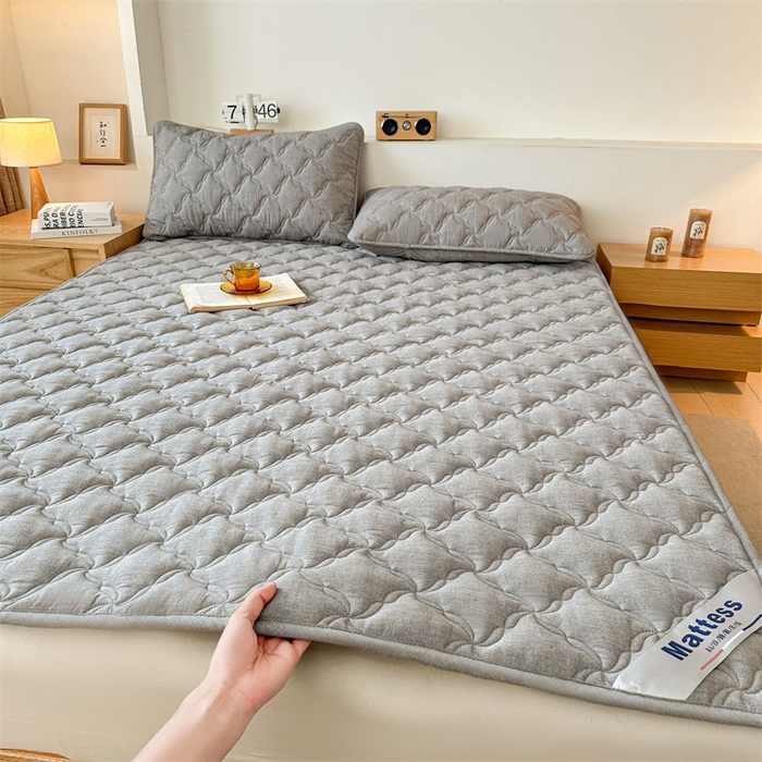 91家纺网 家纺一手货源 找家纺 3C 2025新款全棉水洗棉抗菌夹棉床垫褥子床护垫 波浪格-星空灰