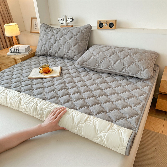 91家纺网 家纺一手货源 找家纺 3C 2025新款全棉水洗棉抗菌夹棉床垫褥子床护垫 波浪格-星空灰