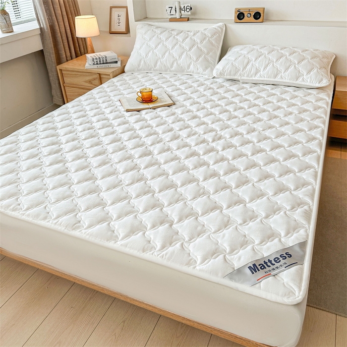 91家纺网 家纺一手货源 找家纺 3C 2025新款全棉水洗棉抗菌夹棉床垫褥子床护垫 波浪格-云朵白