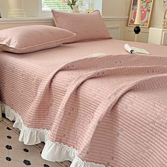 91家纺网 家纺一手货源 找家纺 恒尚居2025花边床盖莫代尔夏季夹棉床单星星刺绣绗缝三件套 夏时光-粉