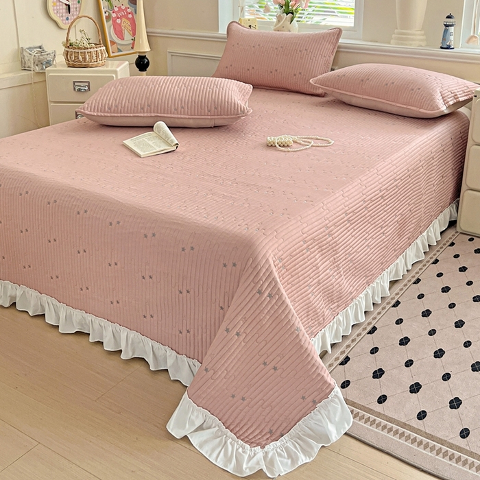 91家纺网 家纺一手货源 找家纺 恒尚居2025花边床盖莫代尔夏季夹棉床单星星刺绣绗缝三件套 夏时光-粉