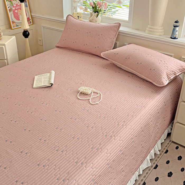 91家纺网 家纺一手货源 找家纺 恒尚居2025花边床盖莫代尔夏季夹棉床单星星刺绣绗缝三件套 夏时光-粉