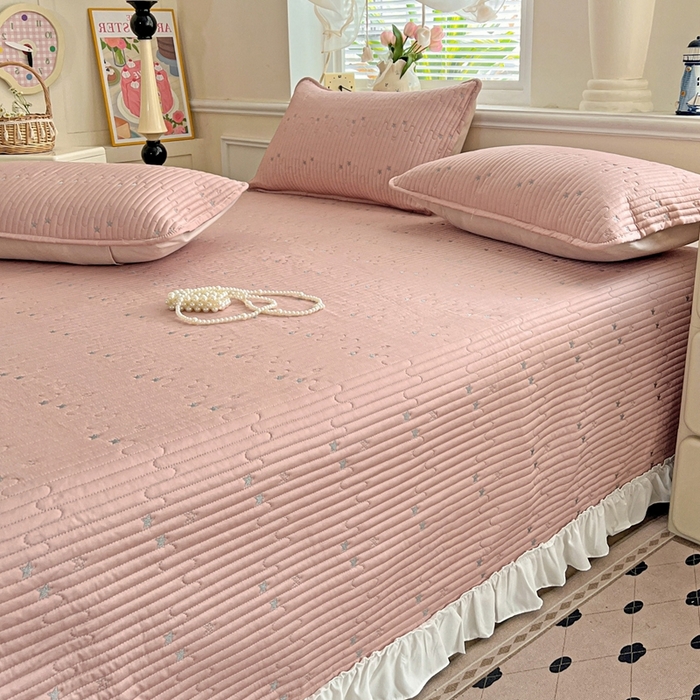 91家纺网 家纺一手货源 找家纺 恒尚居2025花边床盖莫代尔夏季夹棉床单星星刺绣绗缝三件套 夏时光-粉