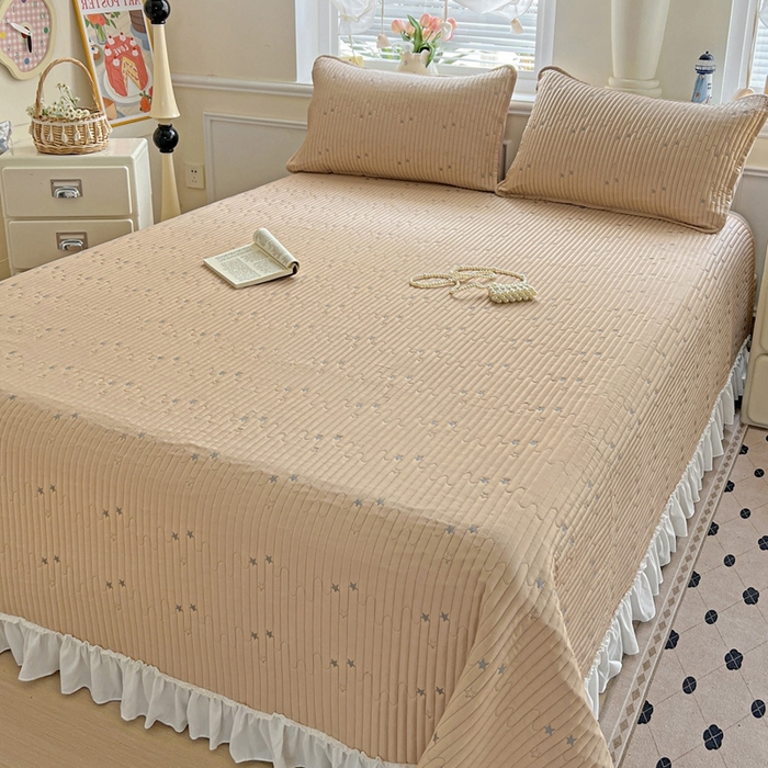 91家纺网 家纺一手货源 找家纺 恒尚居2025花边床盖莫代尔夏季夹棉床单星星刺绣绗缝三件套 夏时光-金