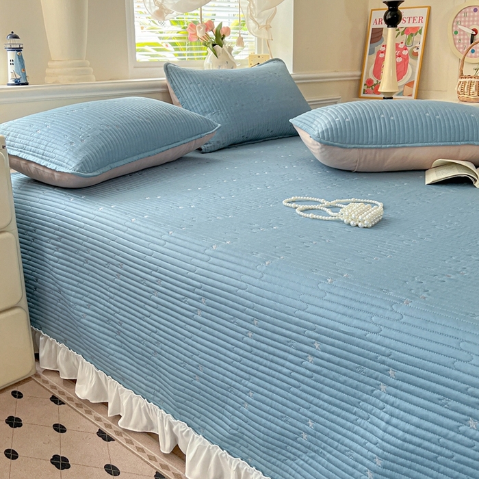 91家纺网 家纺一手货源 找家纺 恒尚居2025花边床盖莫代尔夏季夹棉床单星星刺绣绗缝三件套 夏时光-蓝