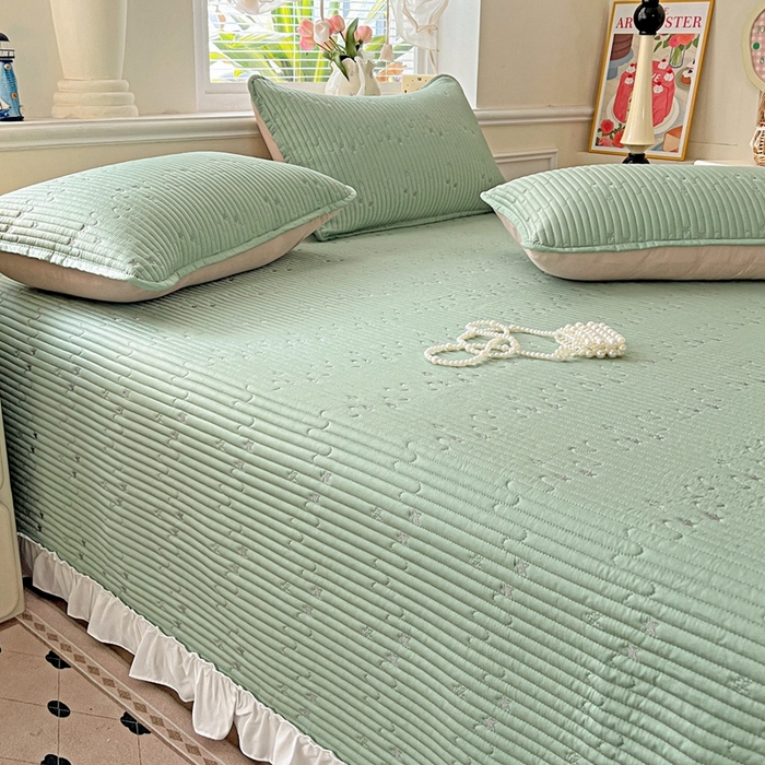 91家纺网 家纺一手货源 找家纺 恒尚居2025花边床盖莫代尔夏季夹棉床单星星刺绣绗缝三件套 夏时光-绿