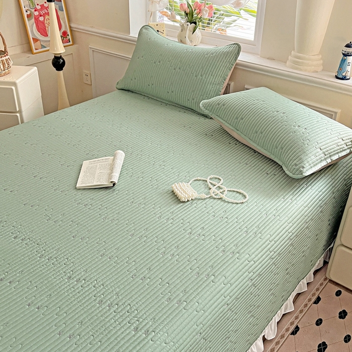 91家纺网 家纺一手货源 找家纺 恒尚居2025花边床盖莫代尔夏季夹棉床单星星刺绣绗缝三件套 夏时光-绿