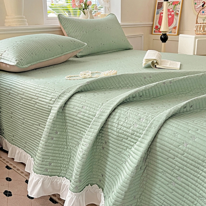 91家纺网 家纺一手货源 找家纺 恒尚居2025花边床盖莫代尔夏季夹棉床单星星刺绣绗缝三件套 夏时光-绿