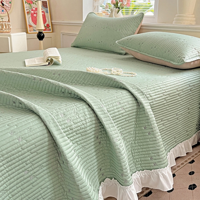 91家纺网 家纺一手货源 找家纺 恒尚居2025花边床盖莫代尔夏季夹棉床单星星刺绣绗缝三件套 夏时光-绿