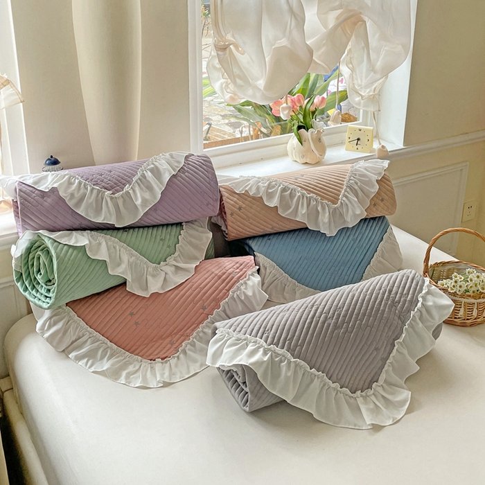 91家纺网 家纺一手货源 找家纺 恒尚居2025花边床盖莫代尔夏季夹棉床单星星刺绣绗缝三件套 组合图（仅供参考）