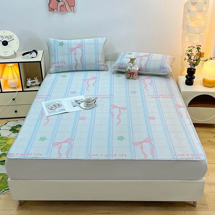 91家纺网 家纺一手货源 找家纺 （总）柏薇 2025新款凉感丝中分子印花复合三明治凉席套件