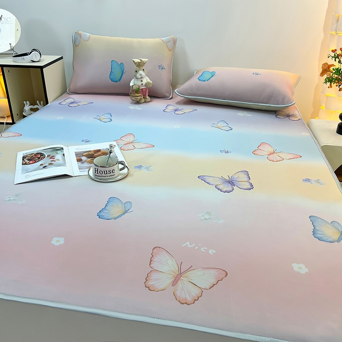 91家纺网 家纺一手货源 找家纺 （总）柏薇 2025新款凉感丝中分子印花复合三明治凉席套件