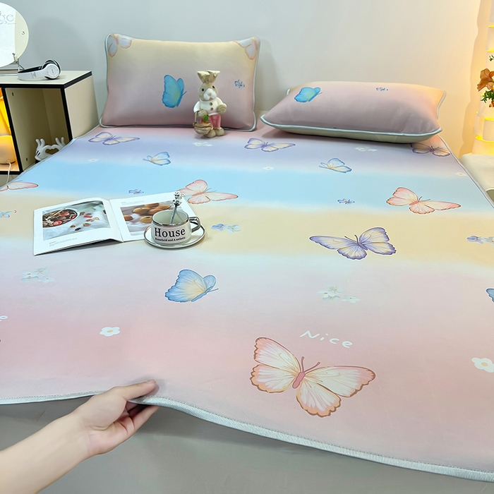 91家纺网 家纺一手货源 找家纺 （总）柏薇 2025新款凉感丝中分子印花复合三明治凉席套件