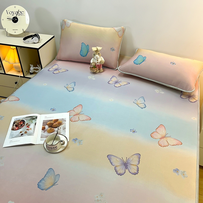 91家纺网 家纺一手货源 找家纺 （总）柏薇 2025新款凉感丝中分子印花复合三明治凉席套件