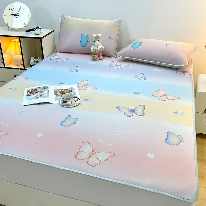 91家纺网 家纺一手货源 找家纺 （总）柏薇 2025新款凉感丝中分子印花复合三明治凉席套件