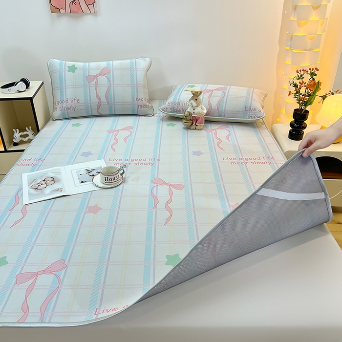 91家纺网 家纺一手货源 找家纺 柏薇 2025新款凉感丝中分子印花复合三明治凉席套件 蝴蝶结