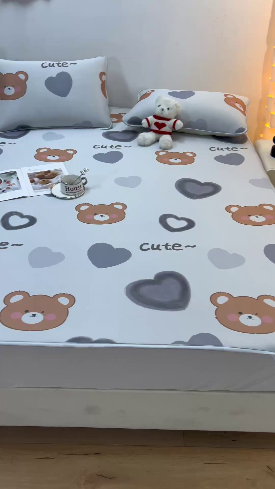 91家纺网 家纺一手货源 找家纺 柏薇 2025新款凉感丝中分子印花复合三明治凉席套件 爱心小熊