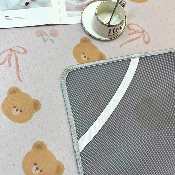 91家纺网 家纺一手货源 找家纺 柏薇 2025新款凉感丝中分子印花复合三明治凉席套件 开心小熊