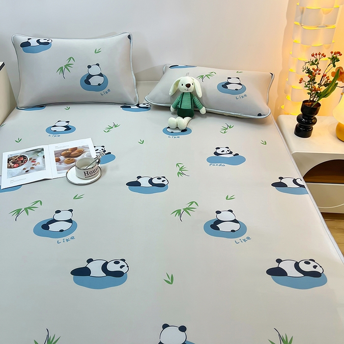 91家纺网 家纺一手货源 找家纺 柏薇 2025新款凉感丝中分子印花复合三明治凉席套件 快乐熊猫