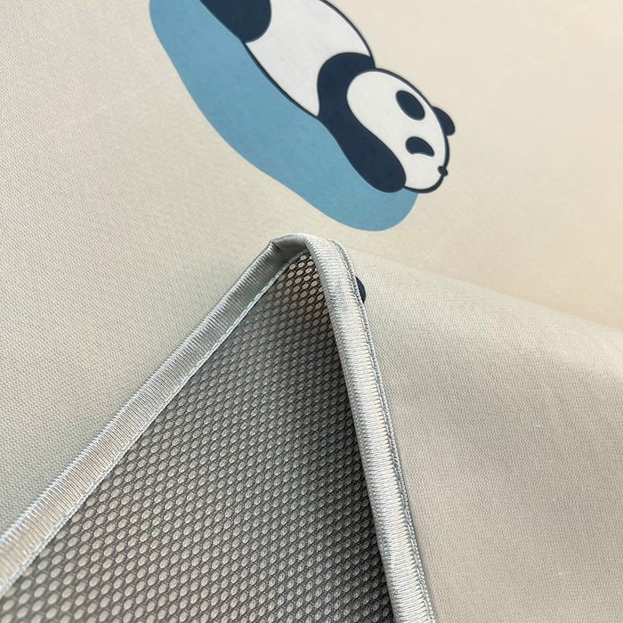 91家纺网 家纺一手货源 找家纺 柏薇 2025新款凉感丝中分子印花复合三明治凉席套件 快乐熊猫