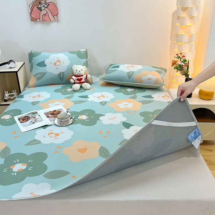 91家纺网 家纺一手货源 找家纺 柏薇 2025新款凉感丝中分子印花复合三明治凉席套件 七彩花