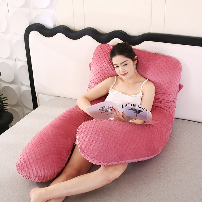 91家纺网 家纺一手货源 找家纺 永光家居 2025新款孕妇枕U型 绒豆豆红靠枕抱枕床头靠枕