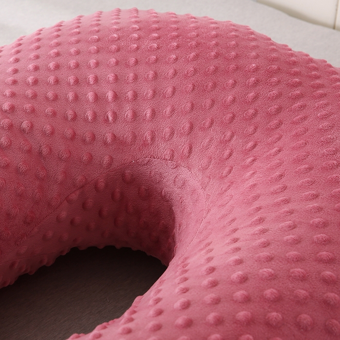 91家纺网 家纺一手货源 找家纺 永光家居 2025新款孕妇枕U型 绒豆豆红靠枕抱枕床头靠枕