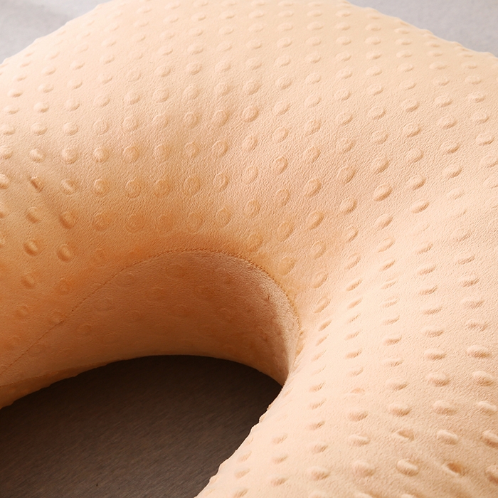 91家纺网 家纺一手货源 找家纺 永光家居 2025新款孕妇枕头U型 绒豆豆驼床头靠垫抱枕靠枕跨境