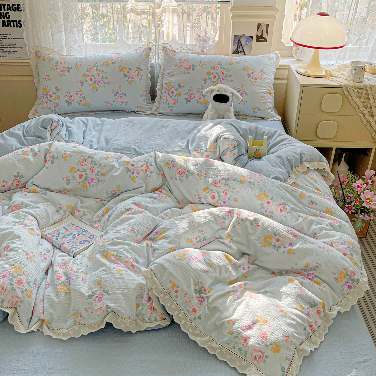 91家纺网 家纺一手货源 找家纺 水木坊 2025新款全棉镂空花边皱皱双层纱四件套专供网销直播 蓝茵河畔