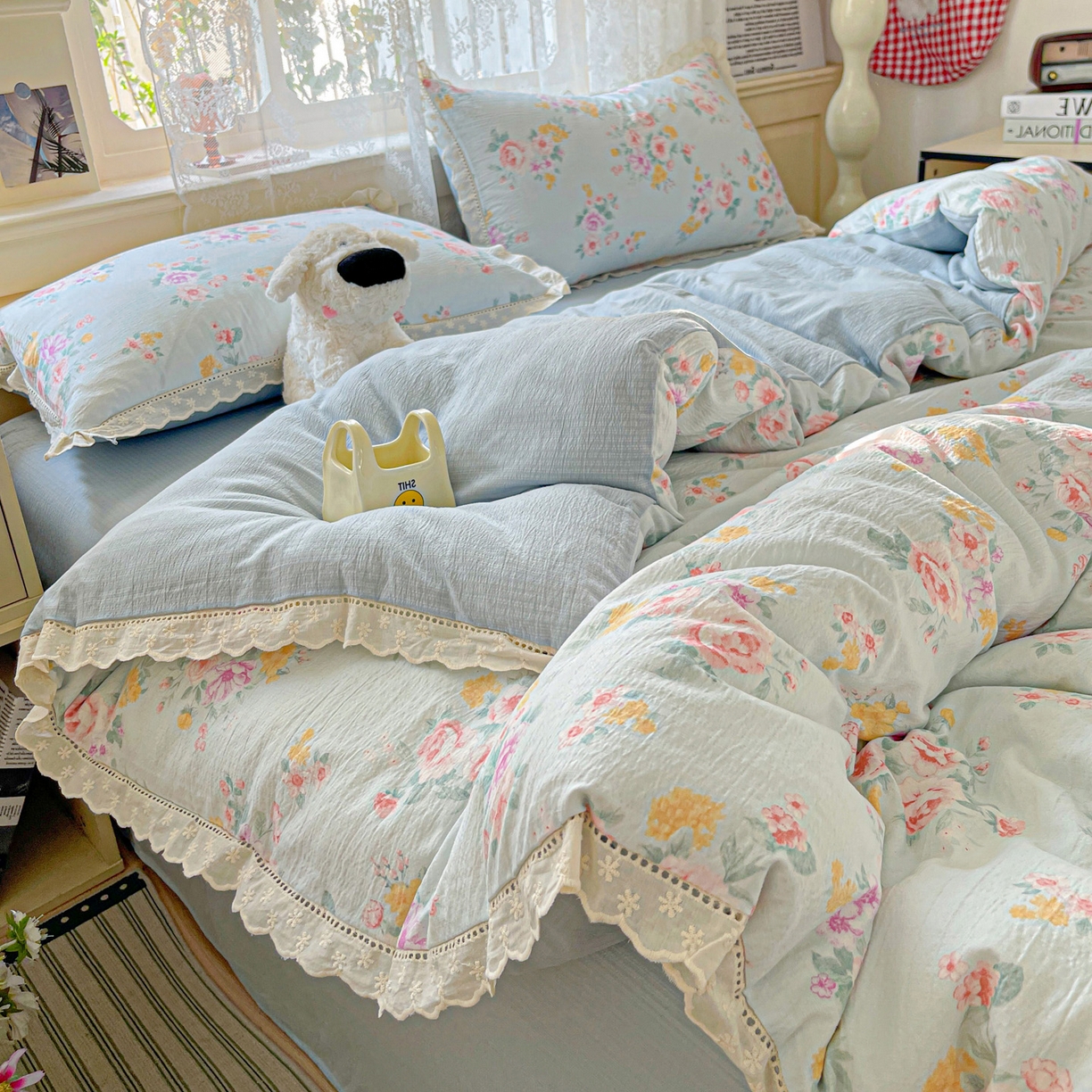 91家纺网 家纺一手货源 找家纺 水木坊 2025新款全棉镂空花边皱皱双层纱四件套专供网销直播 蓝茵河畔