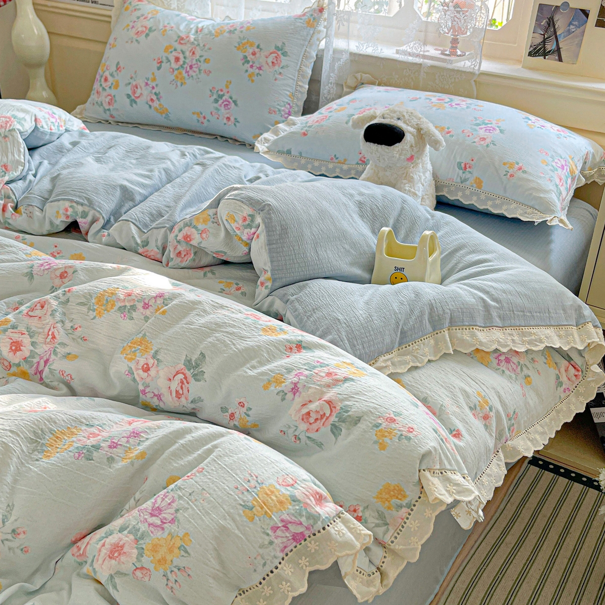 91家纺网 家纺一手货源 找家纺 水木坊 2025新款全棉镂空花边皱皱双层纱四件套专供网销直播 蓝茵河畔