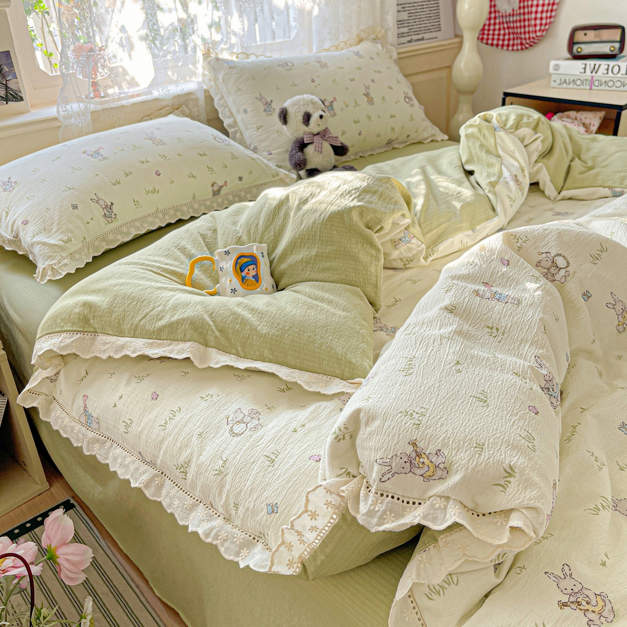 91家纺网 家纺一手货源 找家纺 水木坊 2025新款全棉镂空花边皱皱双层纱四件套专供网销直播 森林与免