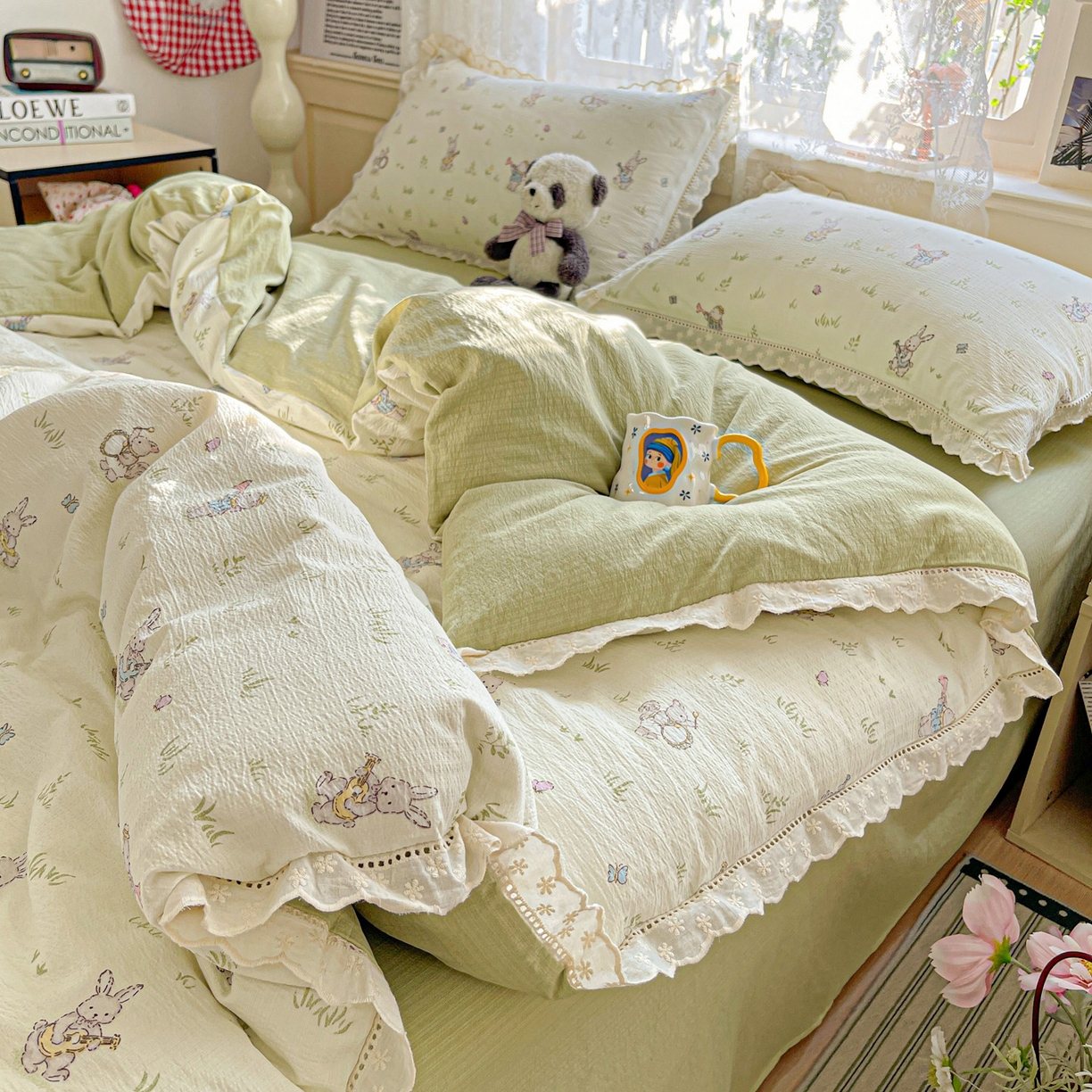 91家纺网 家纺一手货源 找家纺 水木坊 2025新款全棉镂空花边皱皱双层纱四件套专供网销直播 森林与免