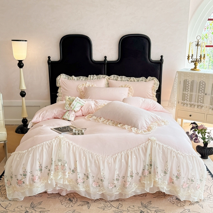 91家纺网 家纺一手货源 找家纺 （总）米可2025新款云朵棉雪纺蕾丝刺绣公主风韩版床裙四件套