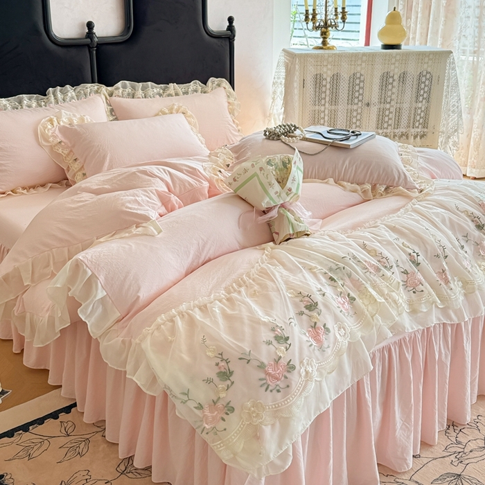 91家纺网 家纺一手货源 找家纺 （总）米可2025新款云朵棉雪纺蕾丝刺绣公主风韩版床裙四件套