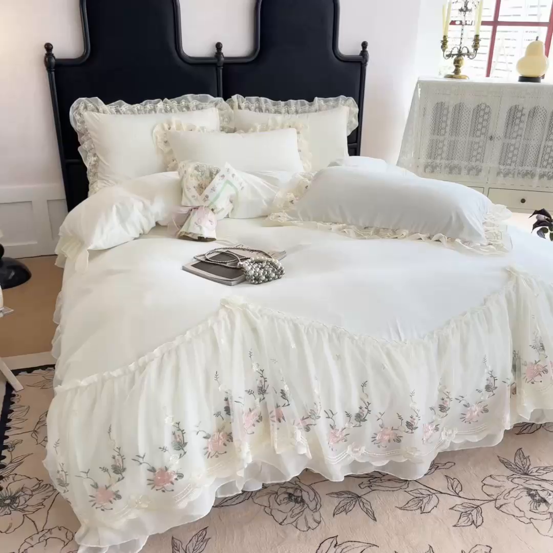 91家纺网 家纺一手货源 找家纺 米可2025新款云朵棉雪纺蕾丝刺绣公主风韩版床裙四件套 艾薇儿~白