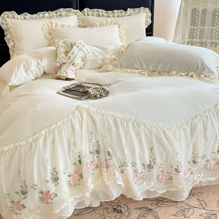 91家纺网 家纺一手货源 找家纺 米可2025新款云朵棉雪纺蕾丝刺绣公主风韩版床裙四件套 艾薇儿~白