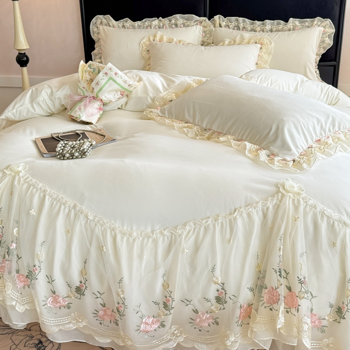 91家纺网 家纺一手货源 找家纺 米可2025新款云朵棉雪纺蕾丝刺绣公主风韩版床裙四件套 艾薇儿~白