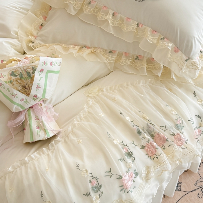 91家纺网 家纺一手货源 找家纺 米可2025新款云朵棉雪纺蕾丝刺绣公主风韩版床裙四件套 艾薇儿~白