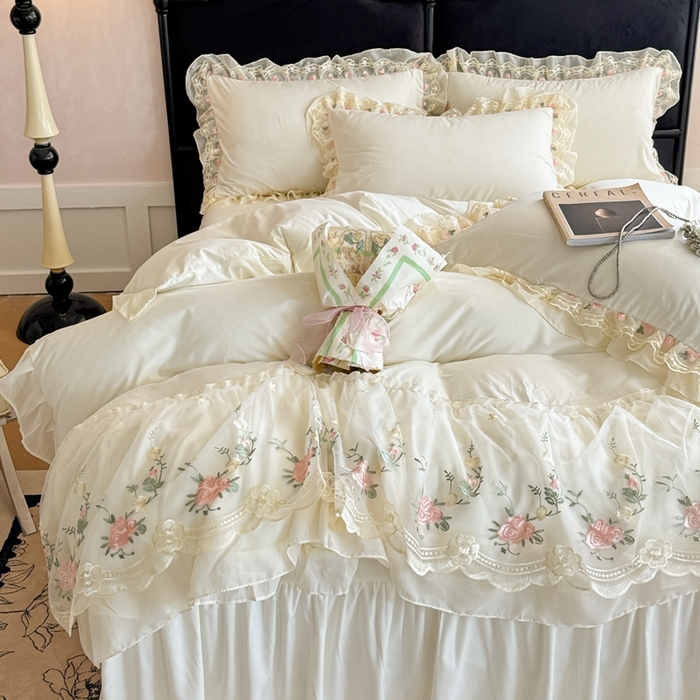 91家纺网 家纺一手货源 找家纺 米可2025新款云朵棉雪纺蕾丝刺绣公主风韩版床裙四件套 艾薇儿~白