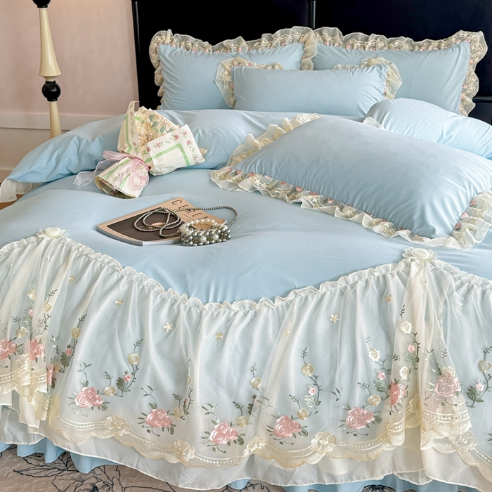 91家纺网 家纺一手货源 找家纺 米可2025新款云朵棉雪纺蕾丝刺绣公主风韩版床裙四件套 艾薇儿~蓝