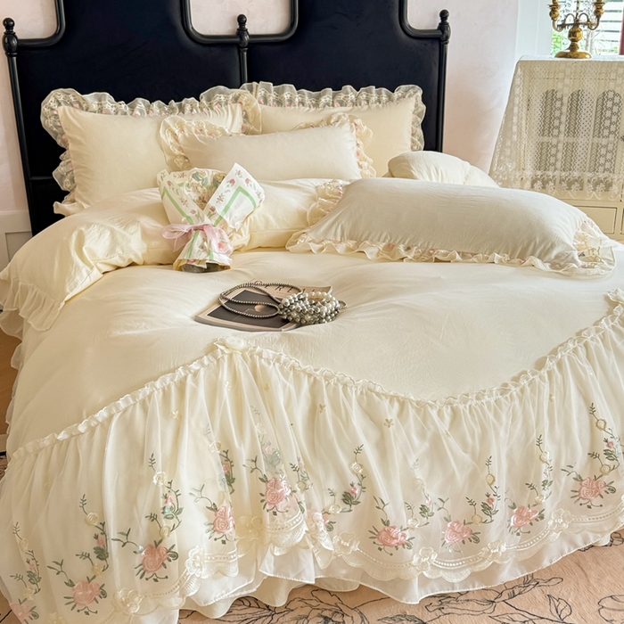 91家纺网 家纺一手货源 找家纺 米可2025新款云朵棉雪纺蕾丝刺绣公主风韩版床裙四件套 艾薇儿~米黄