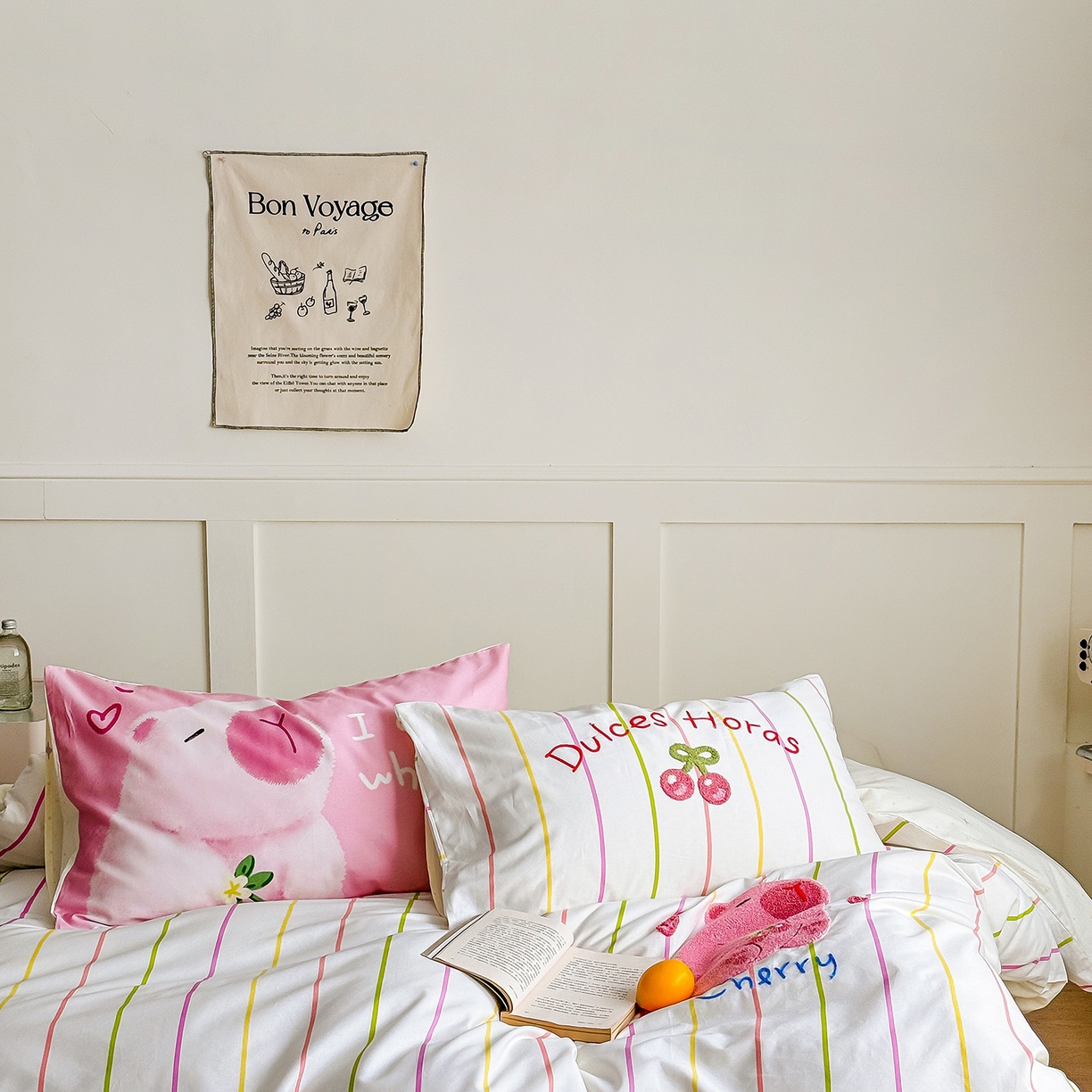 91家纺网 家纺一手货源 找家纺 窝米 2025新品毛巾绣X数码13370全棉卡通系列四件套（水豚 牛角面包） 粉豚